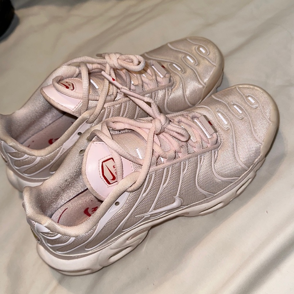 Nike air max shoes